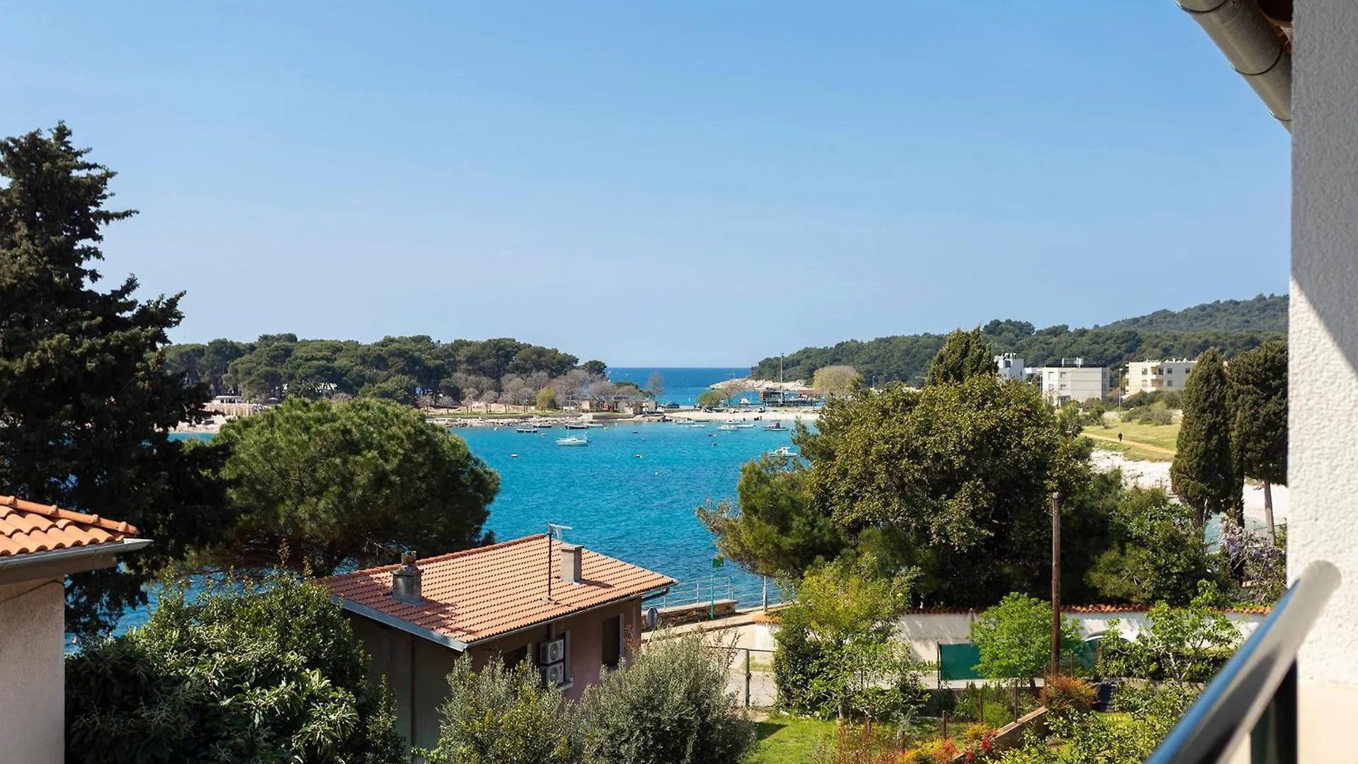 Apartments Tonka Near Beach And Sea Pula