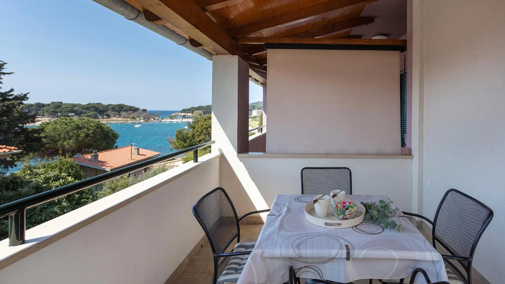 Apartments Tonka Near Beach And Sea Pula 3*,  Kroatien
