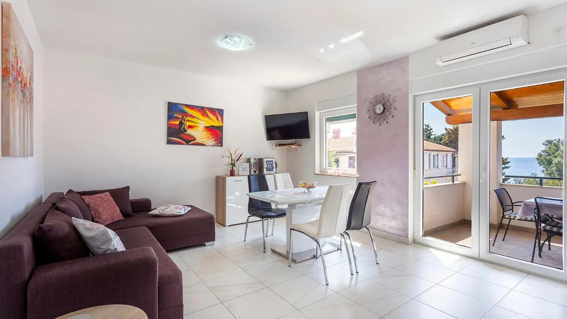 Apartments Tonka Near Beach And Sea Pula 3*,