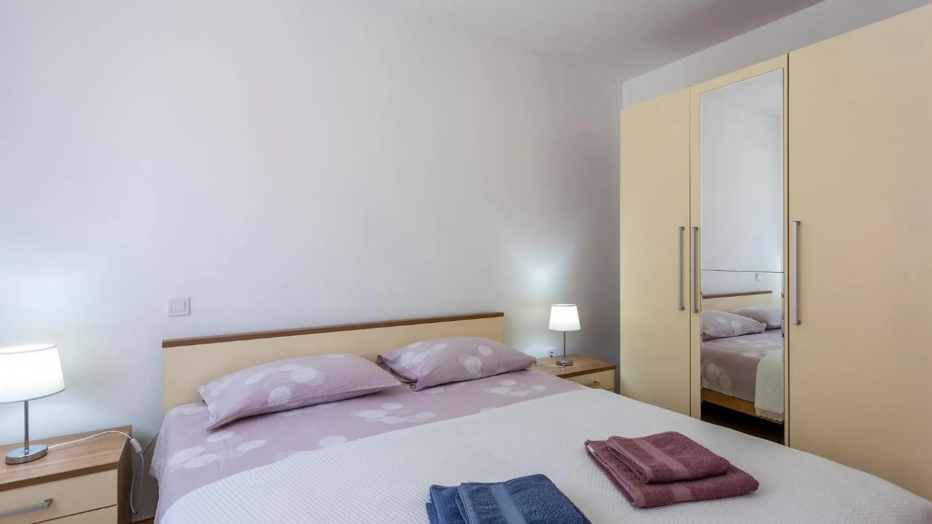 Apartments Tonka Near Beach And Sea Pula Kroatien