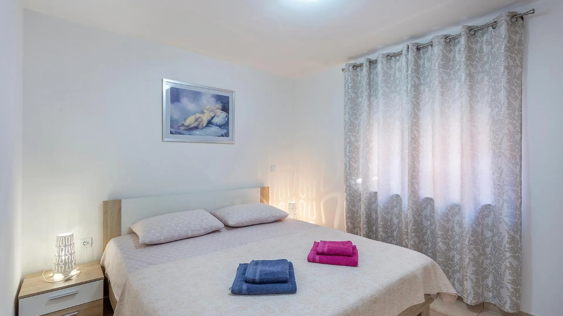 Apartments Tonka Near Beach And Sea Pula