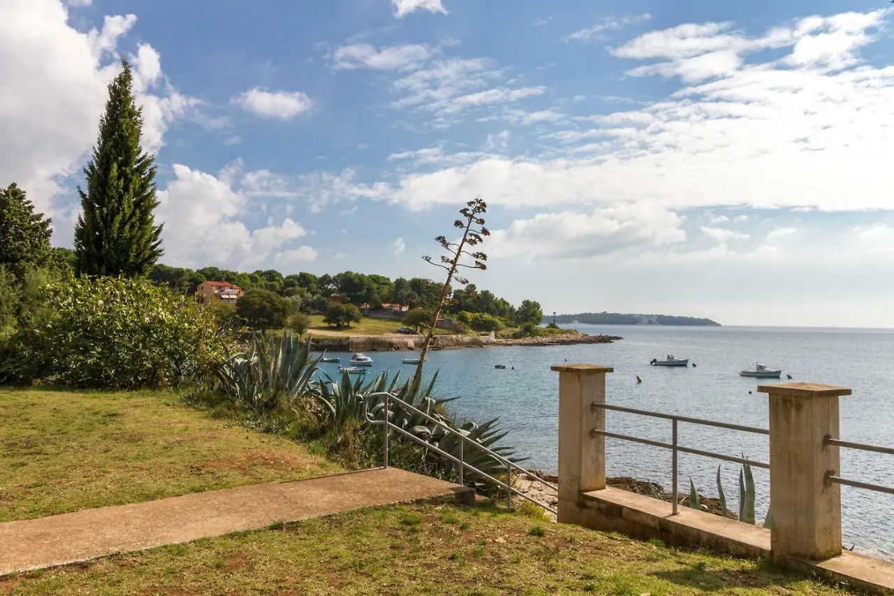 Apartments Tonka Near Beach And Sea Pula Maison d'hôtes