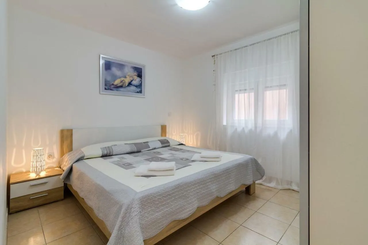 Maison d'hôtes Apartments Tonka Near Beach And Sea Pula