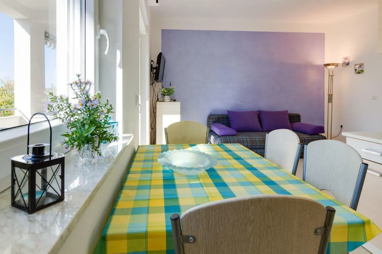 Apartments Tonka Near Beach And Sea Pula